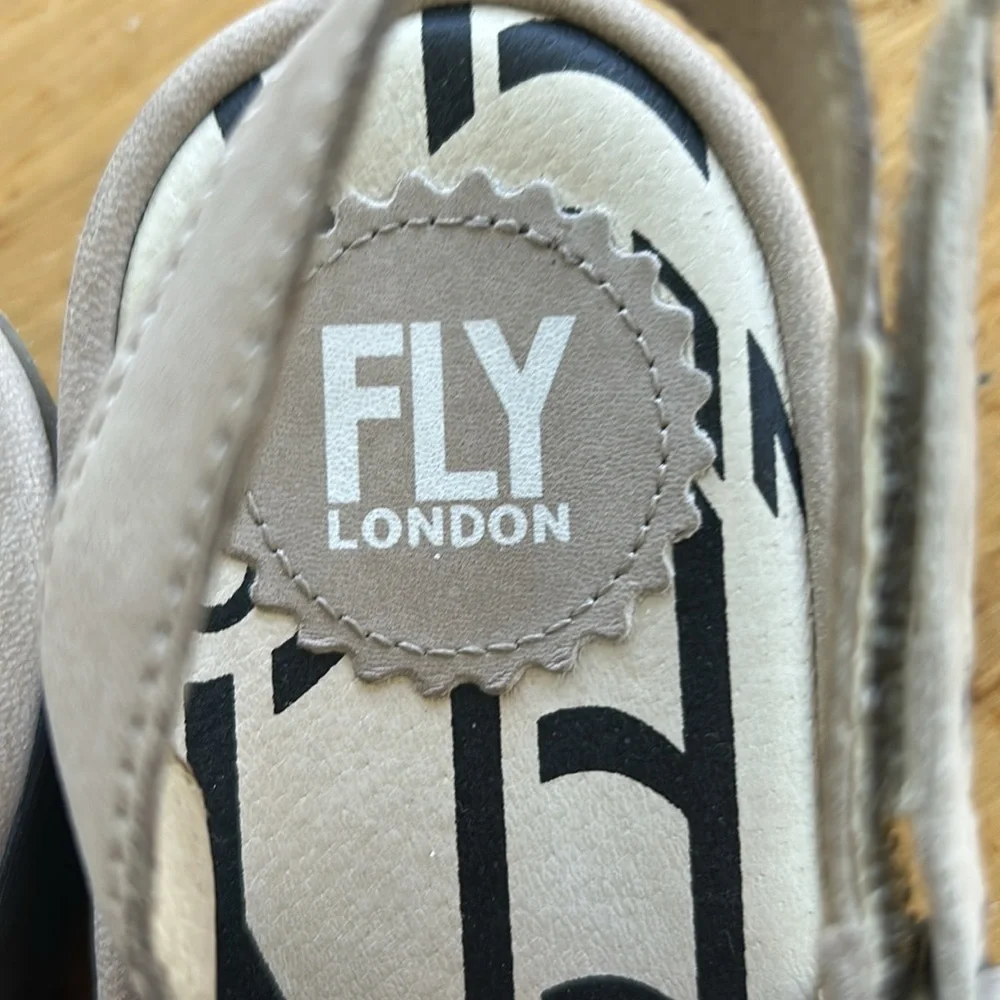 Fly London size 39 putty suede slingbacks - Picture 2 of 9